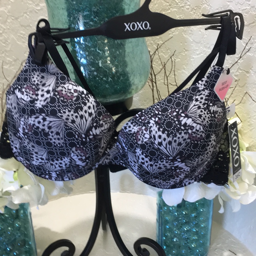 NWT XOXO push-up bra
